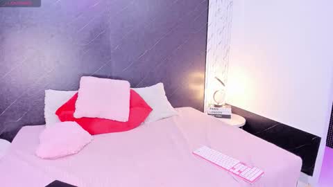 I am Lizz online show from December 2, 12:25 pm