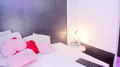 I am Lizz online show from April 17, 12:07 pm