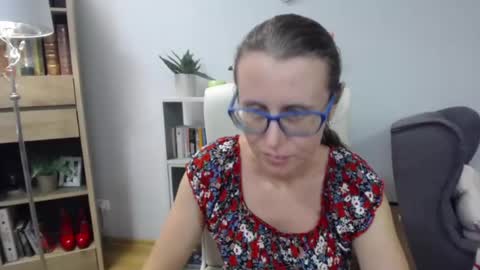 Lizzy online show from July 17, 10:50 am