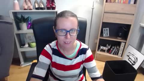Snapshot of lizzy_sparkle chatting on September 11, 4:25 am Lizzy online show from September 11, 4:25 am