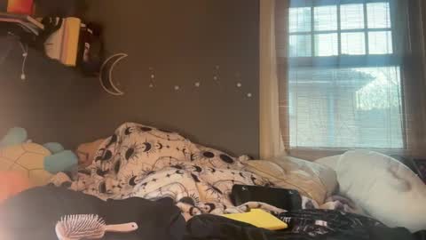 Snapshot of lizzyylovesick chatting on March 1, 5:05 pm lizzybunny online show from March 1, 5:05 pm