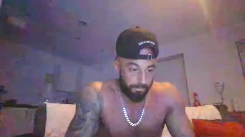 Leon online show from October 27, 9:04 pm