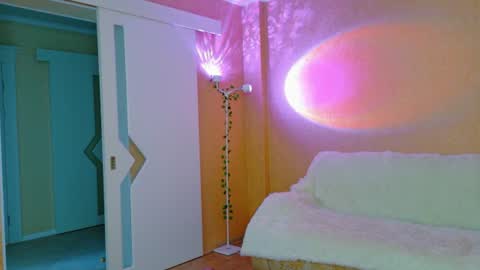 llovelymia online show from June 25, 3:47 am