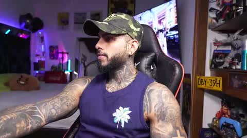 logan_hugh8 online show from March 19, 6:08 am