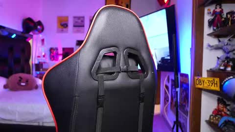 logan_hugh8 online show from March 9, 4:39 am