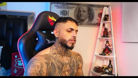 logan_hugh8 online show from February 20, 6:50 am