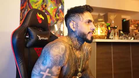 logan_hugh8 online show from October 2, 2:54 am