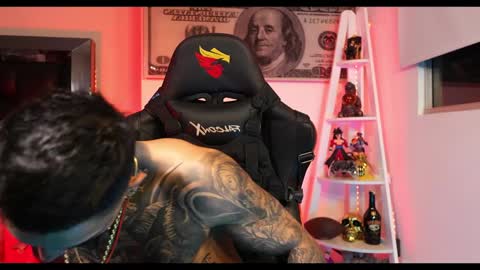 logan_hugh8 online show from December 27, 10:23 am