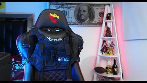 logan_hugh8 online show from December 13, 9:46 am