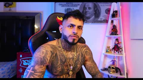 logan_hugh8 online show from March 5, 7:05 am