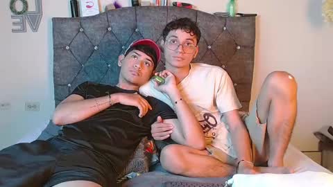 logan_willyams_ online show from September 17, 9:29 pm