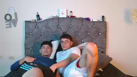 logan_willyams_ online show from September 29, 9:25 pm