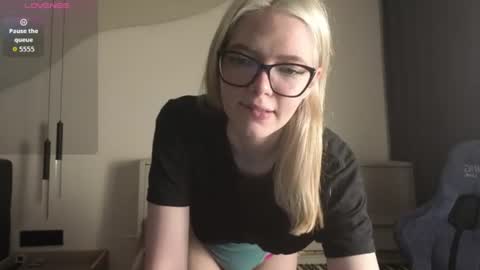 Logan and Katana online show from July 19, 4:53 pm