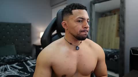 loganmartinx online show from March 27, 12:16 am