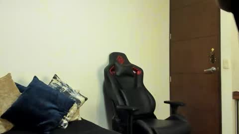 Logan online show from November 4, 8:26 am