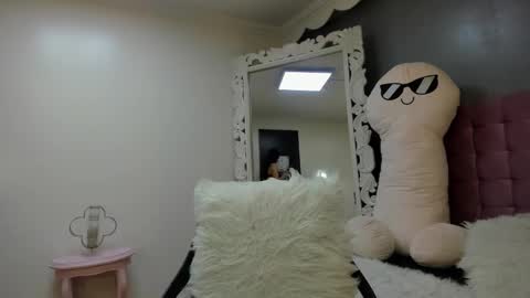 Snapshot of lola_cook chatting on October 17, 1:48 pm Lola online show from October 17, 1:48 pm