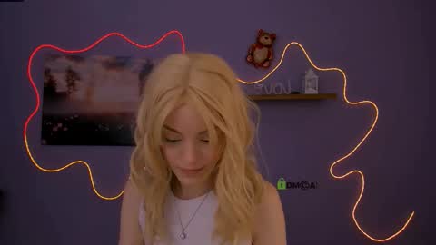 lola_savage_ online show from March 7, 7:47 pm