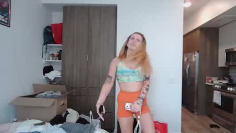 lolaa555 online show from April 11, 9:30 pm