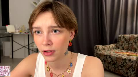 lolaatatee online show from June 7, 6:24 pm