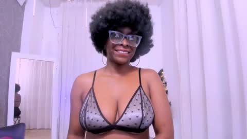 lola online show from December 5, 2:15 pm