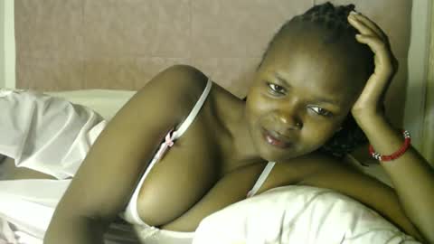 Snapshot of lolamia7 chatting on September 28, 7:28 am lolamia7 online show from September 28, 7:28 am