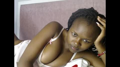 Snapshot of lolamia7 chatting on September 23, 5:45 am lolamia7 online show from September 23, 5:45 am