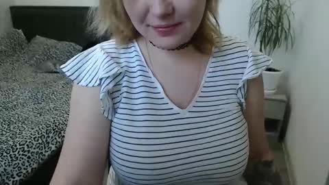 kiss online show from April 12, 5:22 am