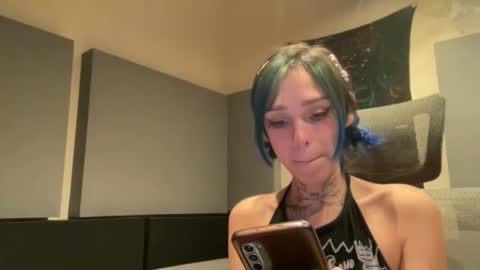 lole online show from February 5, 12:14 am