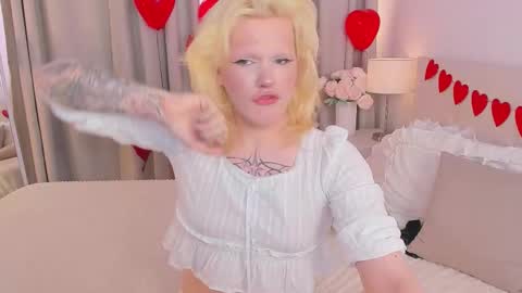 lollita online show from February 14, 11:24 am