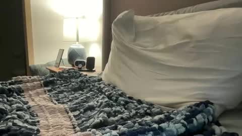 lologan522 online show from November 23, 12:19 am