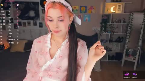 Lona online show from February 9, 6:43 pm