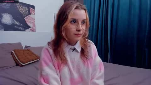 Lona online show from September 11, 7:15 pm