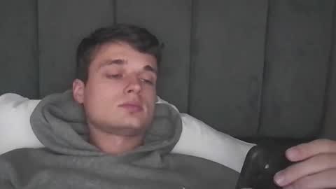 london_tomy online show from October 22, 7:59 pm