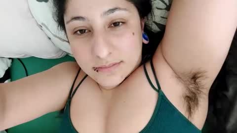 loolaunshaved online show from April 22, 3:19 pm