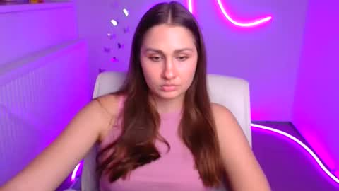 Lora online show from November 11, 1:35 pm