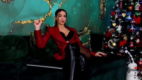 Snapshot of lorawarnner chatting on December 10, 6:49 pm Miss online show from December 10, 6:49 pm