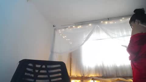 loreanis online show from September 12, 8:33 pm