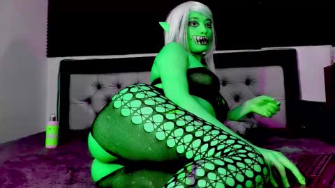 Lore Depp online show from November 4, 3:19 am