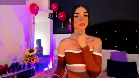 Snapshot of lorena_capelli_ chatting on February 16, 1:25 am lesly lorena online show from February 16, 1:25 am