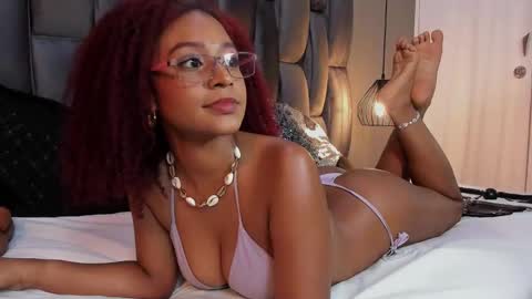 Lorena Vieira  online show from February 10, 10:30 pm