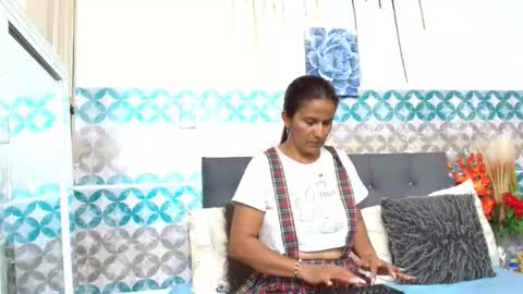 lorenaluna online show from March 3, 6:15 pm