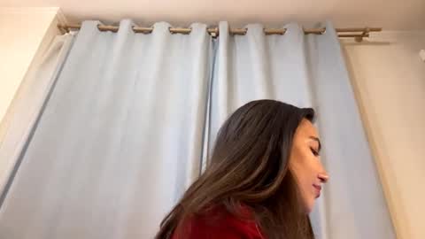 lorenrutty online show from November 22, 11:19 am