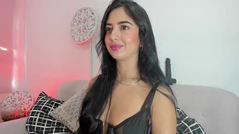 L O R E N online show from February 1, 1:30 pm