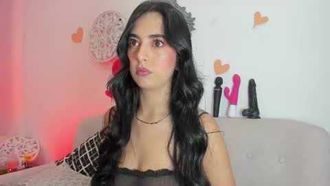 L O R E N online show from February 17, 9:24 am