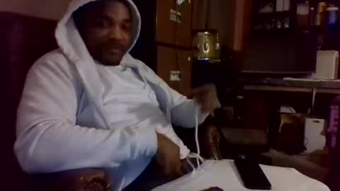 lorenzo082885 online show from December 16, 5:25 am