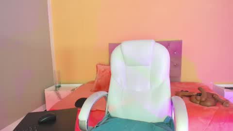 lorena online show from February 28, 7:51 pm