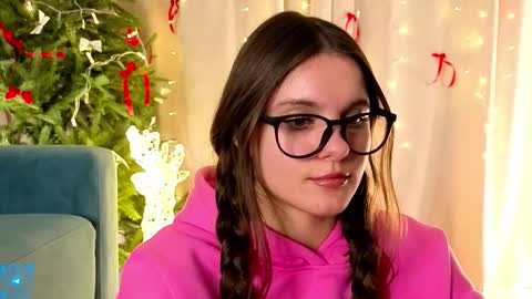 Chloe for Fan BlackHole online show from December 18, 6:03 pm