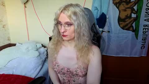 Lori -----------------------------------    online show from March 24, 3:29 pm