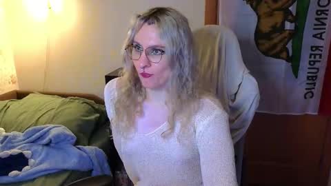 Lori -----------------------------------    online show from February 4, 3:16 pm