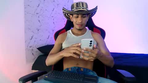 Lorian Vikel  online show from November 11, 9:06 pm